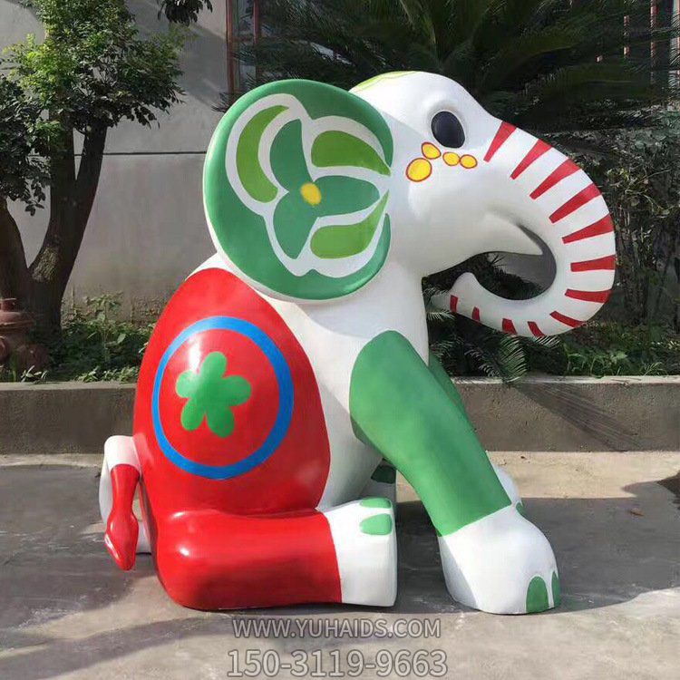 園林廣場擺放玻璃鋼彩繪卡通大象雕塑