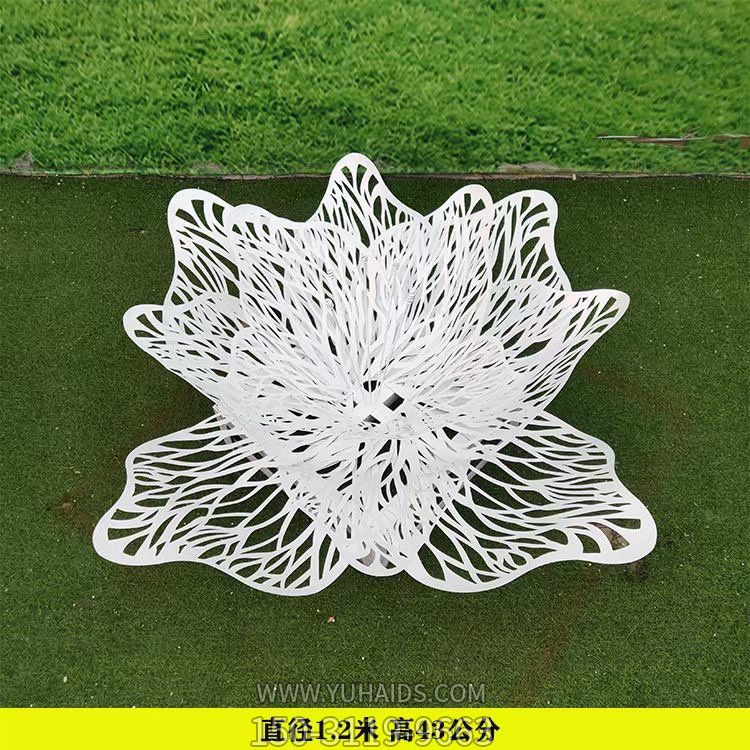 直徑1米2的鏤空鐵藝花朵雕塑