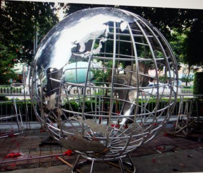不銹鋼金屬鏤空地球儀雕塑