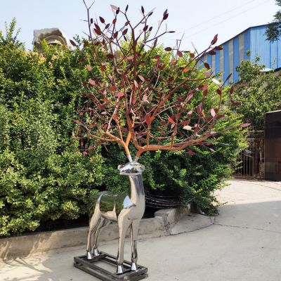 不銹鋼鹿，樹葉鹿，頭上的角就像一棵樹一樣