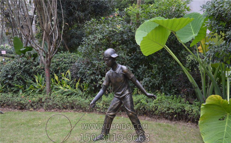公園滾鐵環的小男孩人物銅雕兒童雕塑