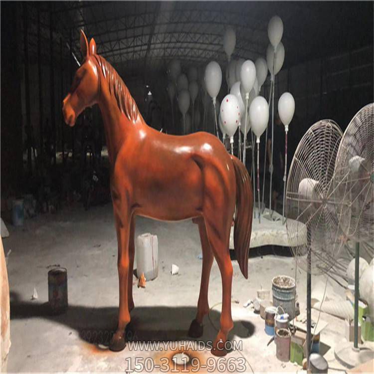 玻璃鋼噴漆馬動物雕塑  草原農(nóng)場戶外擺件