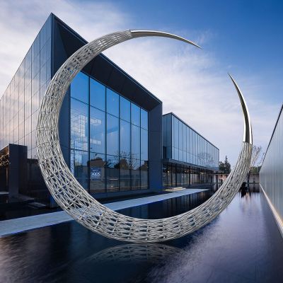 不銹鋼創意月牙,鐵藝網絡月亮造型景觀雕塑