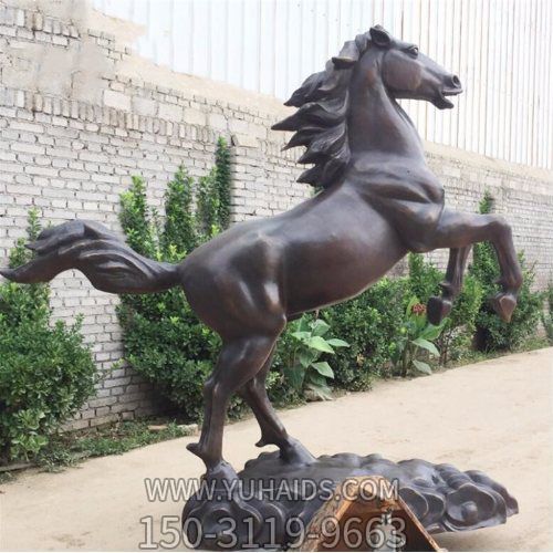 景區戶外擺放大型玻璃鋼噴漆仿銅馬動物景觀雕塑