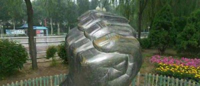 公園廣場鑄銅手握手青銅手型雕塑