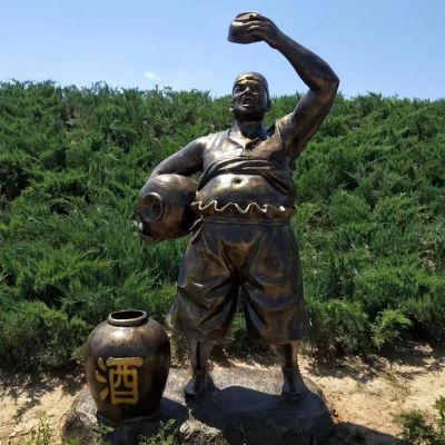 戶外園林玻璃鋼仿銅抱著酒桶 的人物景觀酒文化