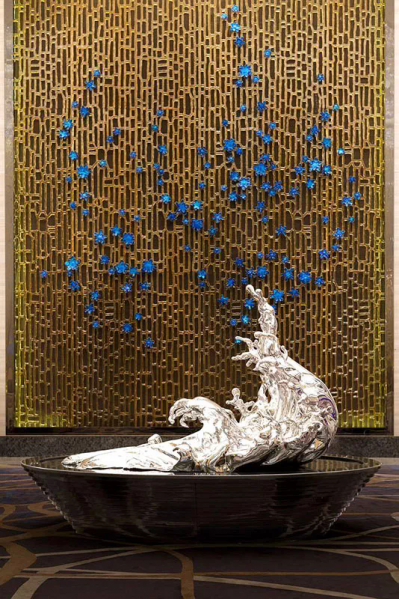 室內創(chuàng)意不銹鋼鏡面海浪雕塑