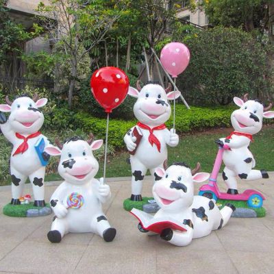 園林幼兒園玻璃鋼卡通小牛擺件