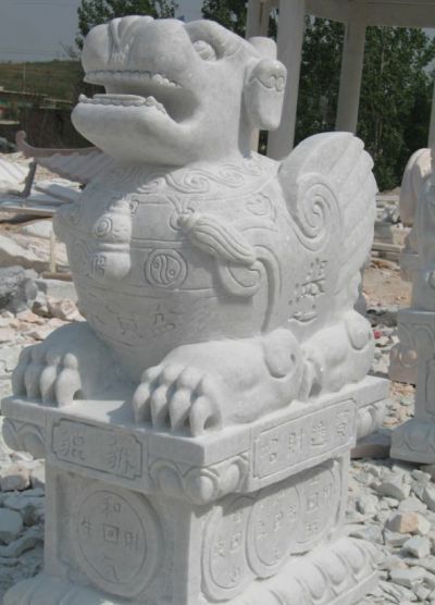 漢白玉石雕鎮(zhèn)宅辟邪神獸貔貅雕塑