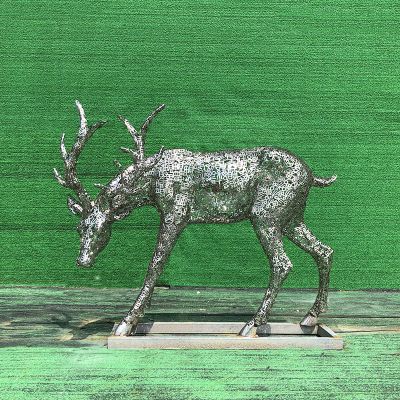 公園不銹鋼鏤空創意低頭的鹿雕塑