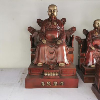 真武祖師坐姿銅像，紫銅紅色端坐的真武祖師鑄銅雕塑像