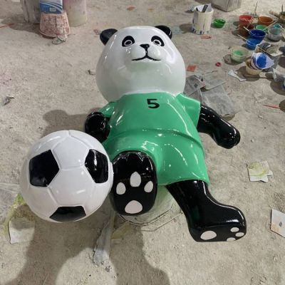 卡通彩繪熊貓雕塑是怎么制作出來的？