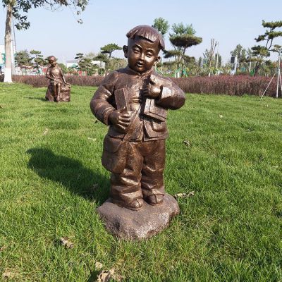 定制小孩吹喇叭雕塑需要多少錢(qián)？