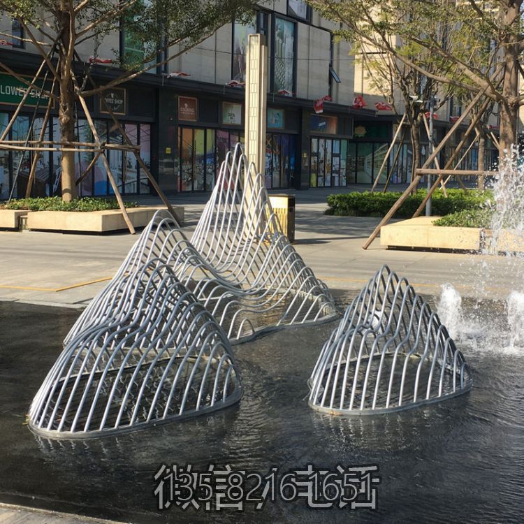 不銹鋼管彎曲假山造型雕塑