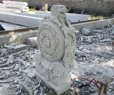 石雕門墩，門口擺放的花崗巖材質抱鼓石