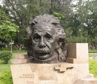 園林戶外玻璃鋼仿銅頭像景觀西方名人科學家愛因斯坦雕塑