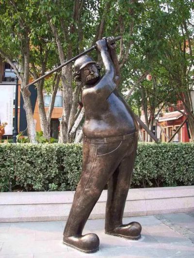 公園戶外玻璃鋼仿銅打高爾夫球的情景人物雕塑