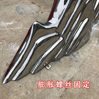 不銹鋼鍛造鏡面假山雕塑